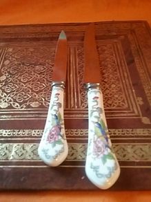 Two Aynsley Knives