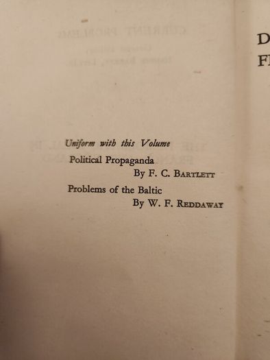The Democratic Ideal In Franc And England. David Thomson. Published By Cambridge At The University College Press 1940. Hardback In Good Condition. See Photos For Same.