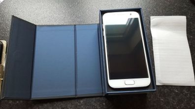 Samsung galaxy s7 with all accessories