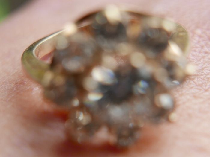 Vintage 9ct Yellow Gold 375 Cubic Zirconia Cluster Ring 5.0g