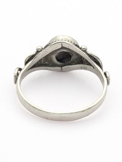 925 Vintage Sterling Silver Garnet Spiral Ring