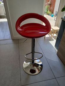 bar stool