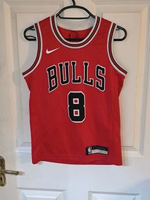 Chicago bulls jersey youths size small