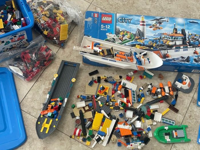 Lego boxes age 6+