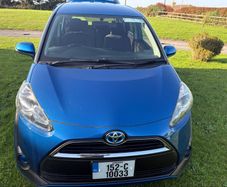 Toyota Sienta 2015 hybrid