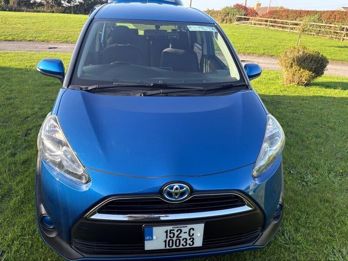 Toyota Sienta 1.5 Hybrid Automatic 7 Seater