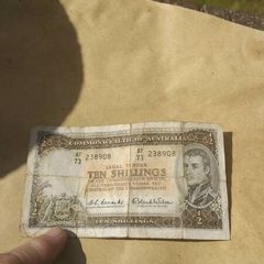 Australian 10 shillings 60,s i d say