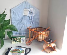 PRICE DROP.. Lot of random stuff, ornaments