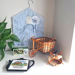 PRICE DROP.. Lot of random stuff, ornaments
