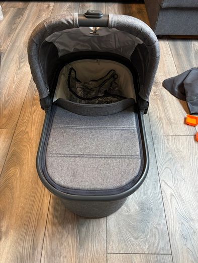 Uppababy Vista V2 Bassinet (Greyson)