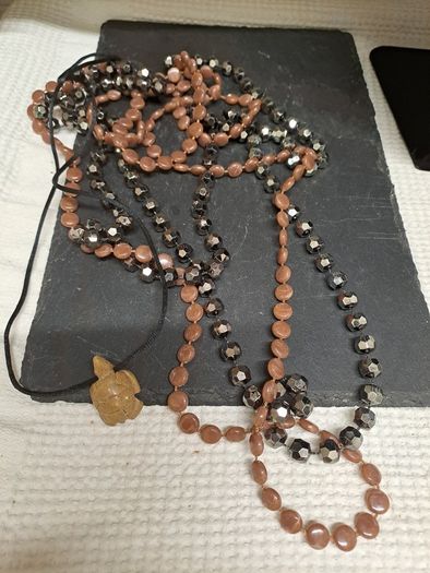 Various jewellery pieces