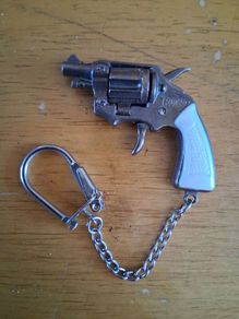 Vintage capgun revolver keyring
