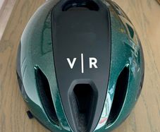 Sam Bennett RCR decathlon helmet aero helmet size large worn handful of times unbelievable helmet beautiful