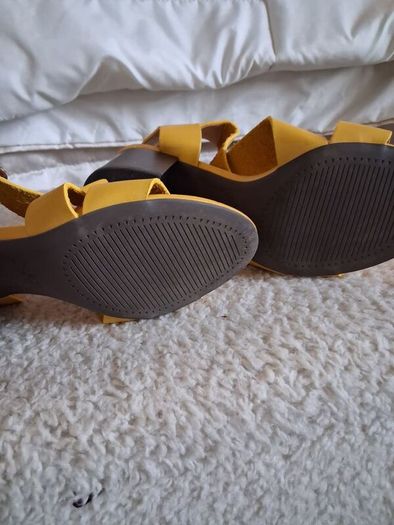 Ladies sandles