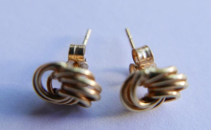 Vintage Solid 9ct Yellow Gold 375 Knot  Stud Earrings,  0,6g