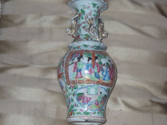 a antique chinese famille rose vase 19th century