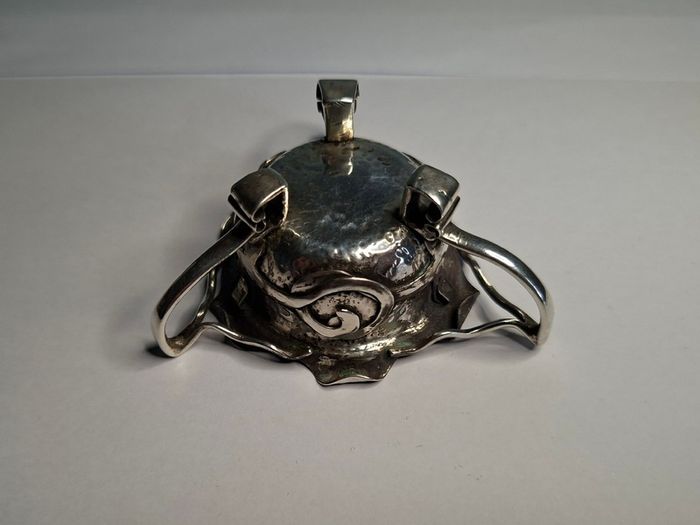 Sterling Silver three handled Irish design hammered finish bowl 1902