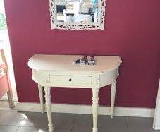 console table and mirror