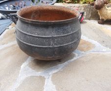 Antique gauldron