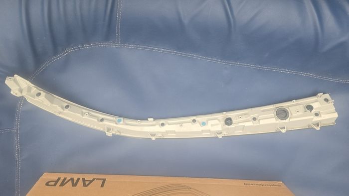 hyundai ioniq 5 left headlight and daylight