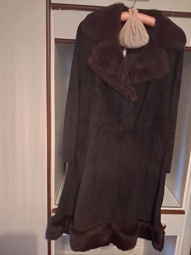 1960s Vintage Suede Brown Coat with mink fur trim (Dun Laoghaire)
