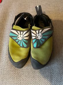 Kids Climbing Shoes - Size 1