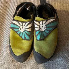 Kids Climbing Shoes - Size 1