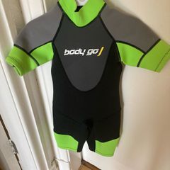 Wetsuit short arms&legs 4yrs Swim ArmBands & Swim Board.