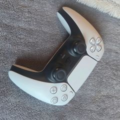ps5 856GB and controller 1