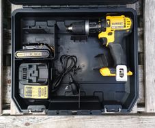 Dewalt 18V XR Combi drill