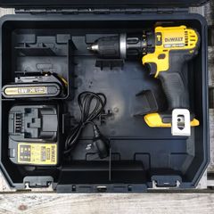 Dewalt 18V XR Combi drill