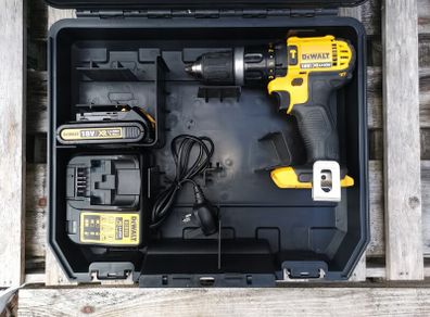 Dewalt 18V XR Combi drill