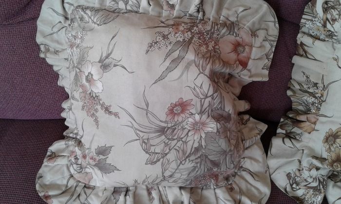 Vintage Frilled Cushions 10Euro EACH
