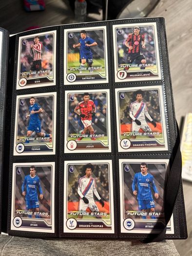 football cards + binders (offers Welcome )