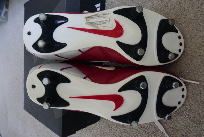 Football Boots Nike Total 90 II Red/White (2002) Size 7UK SG
