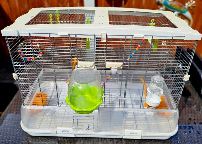 Vision by Hagen double bird cage.