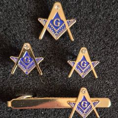 Masonic set, tie pin, lapel badge and cufflinks.