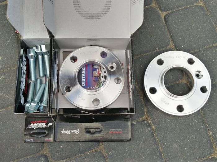 BMW 5x120 Aluminium Wheel Spacers 40mm per axle (20mm per side)