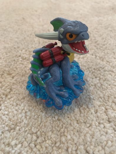 Skylanders 32 piece figures bundle