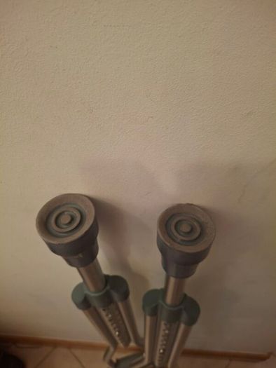 Underarm crutches