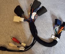 Toyota auris stereo wiring loom.