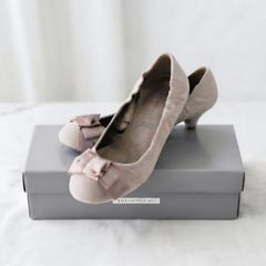 5th Avenue Beige Suede Low Heel s. 4/37