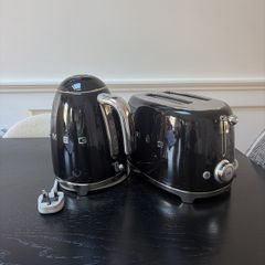 Smeg toaster and kettle