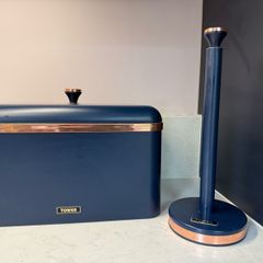 bread bin & matching roll holder