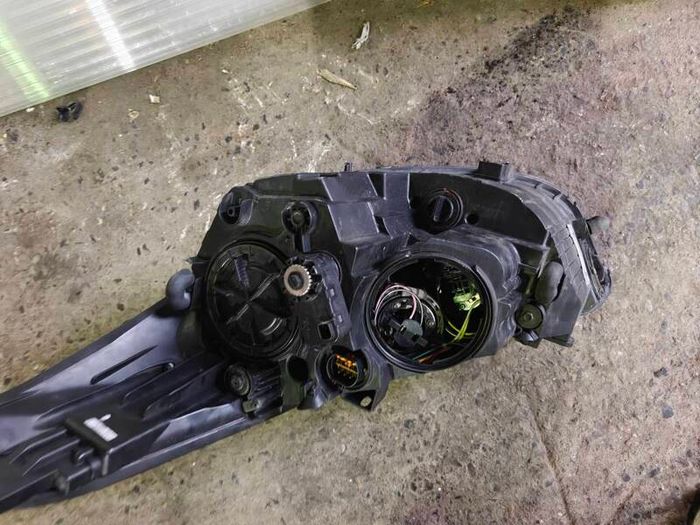 Hyundai i40 drivers headlight