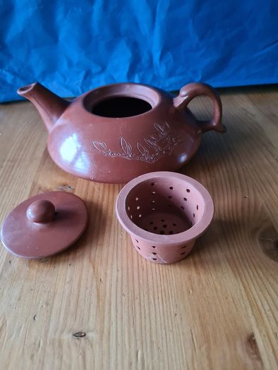 Terracotta Chinese Tea Pot 1970s. VINTAGE. Good Condition.