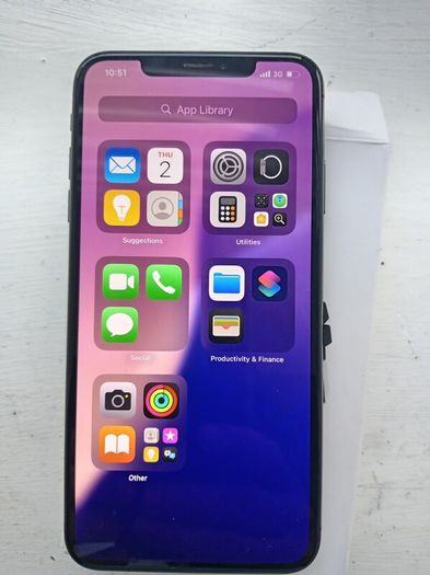 iphone Xs max and smartwatch