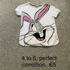 Girls t shirt, 4 to 5, never worn