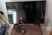 Toshiba 24" Television, Remote &amp; Wall  Bracket. (Smart TV)..