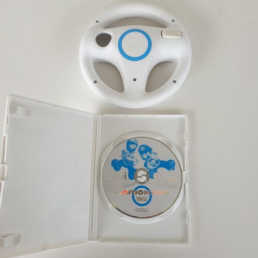 Mario kart Nintendo Wii with wheel